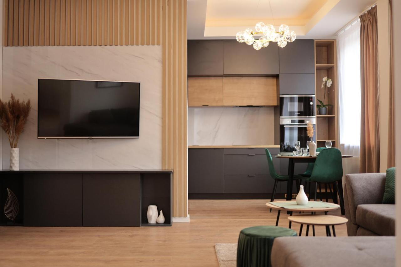 Beautiful And Stylish 2 Bedroom Apartment In The City Center And In The Pedestrian Zone Bratysława Zewnętrze zdjęcie