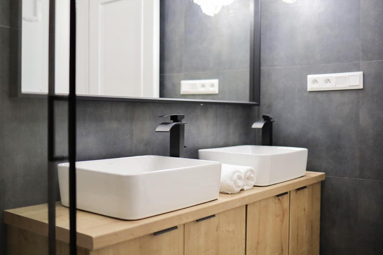 Beautiful And Stylish 2 Bedroom Apartment In The City Center And In The Pedestrian Zone Bratysława Zewnętrze zdjęcie
